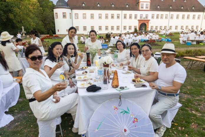 Weißes Dinner Titel Heusenstamm Bild 2