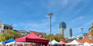 Künstlermarkt auf dem Offenbacher Wilhelmsplatz