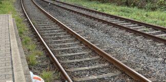 Wer hat das Auftausalz in die Gleise in Dreieich geworfen?