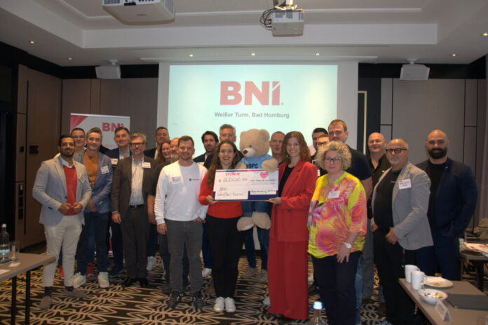 260925_BNI_Spendenuebergabe_alle_Teilnehmer_neu_DSC_0010