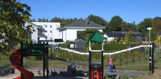 Gemeinde Eppertshausen hat neues Spielgerät auf Bayerswiesen-Spielplatz freigegeben