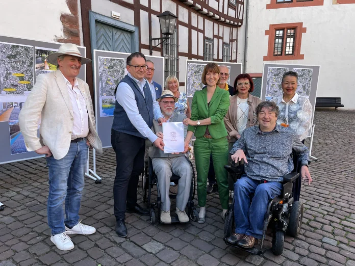 Foerderbescheiduebergabe_Barrierefreie_Innenstadt_IMG_2082_492652_1790588908_254