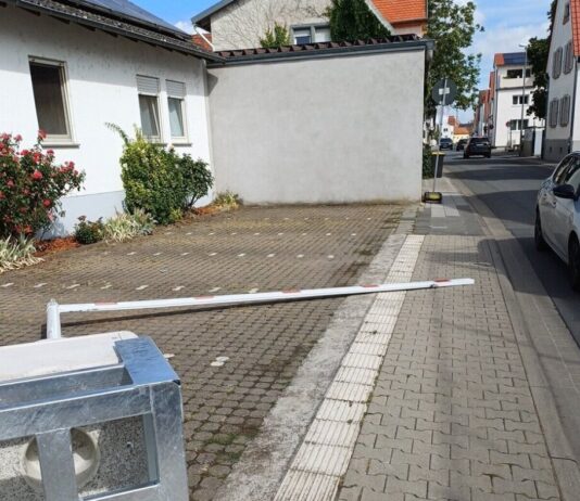 Höhenbegrenzer in Riedstadt umgefahren